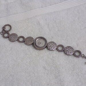 Genvea Quartz Ladies Watch #D8932LC Silver Band New Battery 7" Long Bracelet